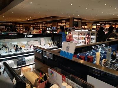 化妝品巨頭財(cái)報(bào)亮眼，日用百貨銷售中中國(guó)消費(fèi)者成增長(zhǎng)引擎